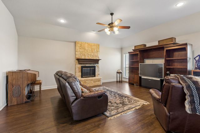 600 Lonesome Trail, Haslet, TX 76052