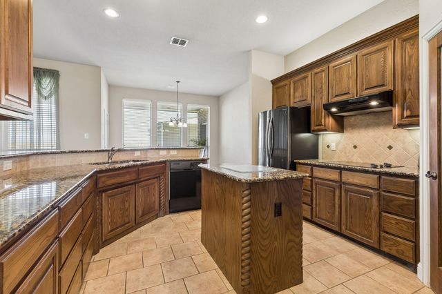 600 Lonesome Trail, Haslet, TX 76052