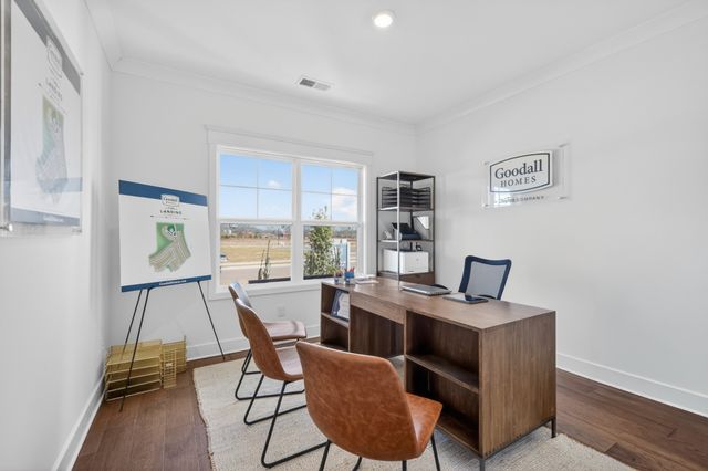 2021 Bennett Creek Dr, Columbia, TN 38401