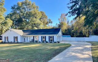 105 Hawthorne Circle, Lagrange, GA 30240