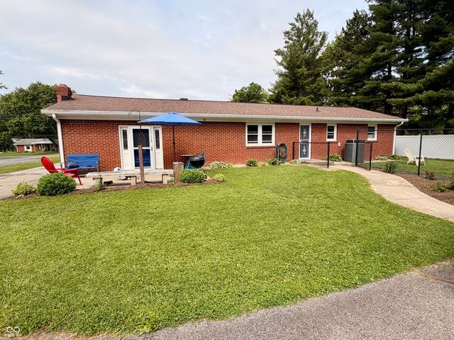 1929 N Avon Avenue, Avon, IN 46123