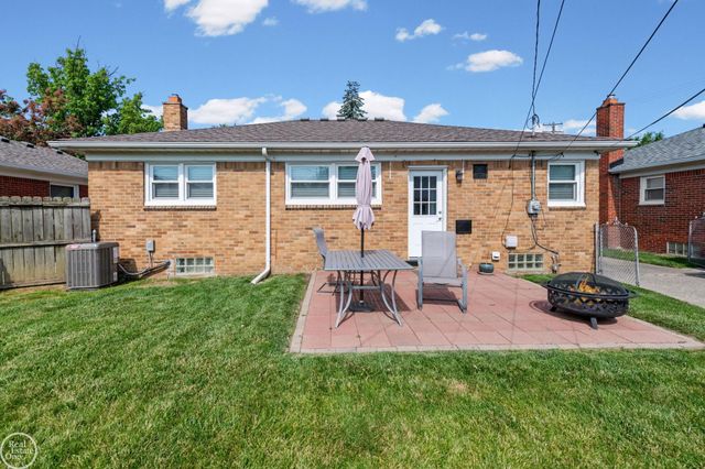 26730 Ursuline Street, Saint Clair Shores, MI 48081