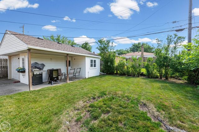 26730 Ursuline Street, Saint Clair Shores, MI 48081