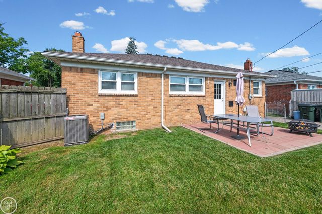 26730 Ursuline Street, Saint Clair Shores, MI 48081
