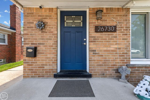 26730 Ursuline Street, Saint Clair Shores, MI 48081