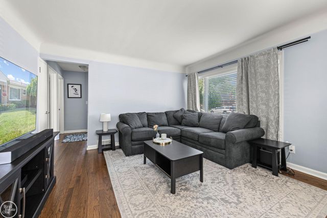 26730 Ursuline Street, Saint Clair Shores, MI 48081