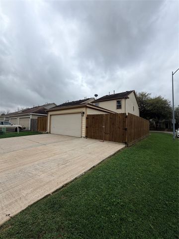 23614 Wildwood Green Way, Spring, TX 77373