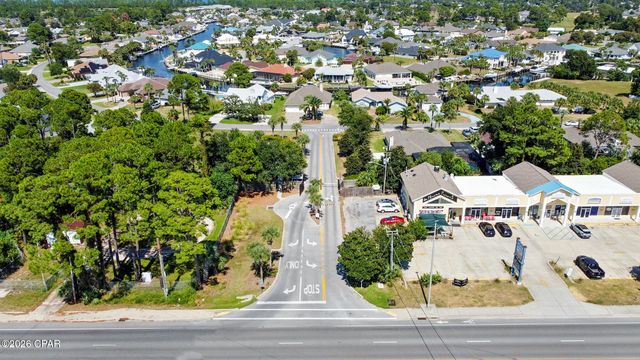 559 Wahoo Road, Panama City Beach, FL 32408
