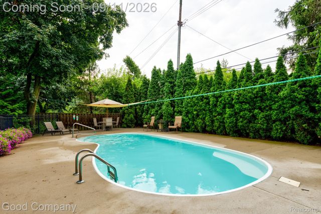 203 Aqua Court, Royal Oak, MI 48073