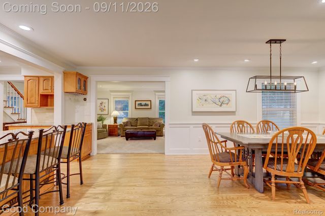 203 Aqua Court, Royal Oak, MI 48073