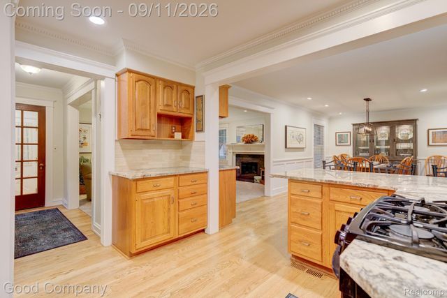 203 Aqua Court, Royal Oak, MI 48073