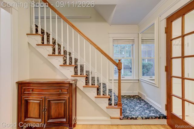 203 Aqua Court, Royal Oak, MI 48073