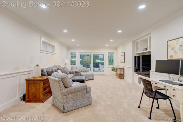 203 Aqua Court, Royal Oak, MI 48073