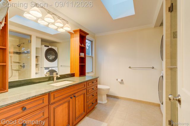 203 Aqua Court, Royal Oak, MI 48073
