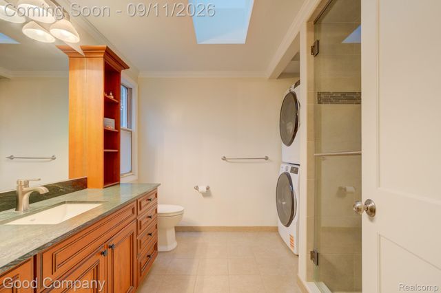 203 Aqua Court, Royal Oak, MI 48073