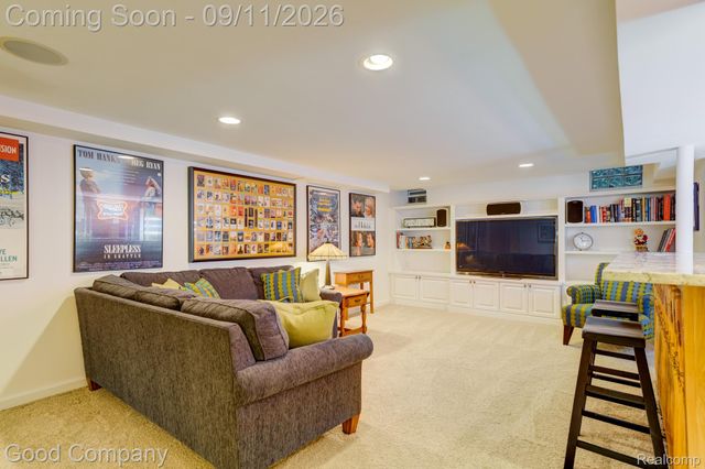 203 Aqua Court, Royal Oak, MI 48073