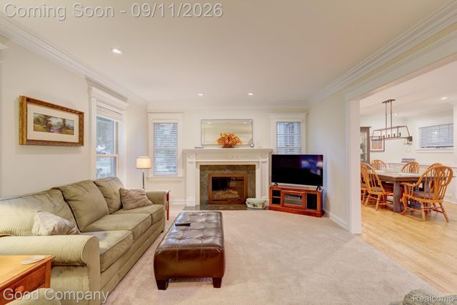 203 Aqua Court, Royal Oak, MI 48073
