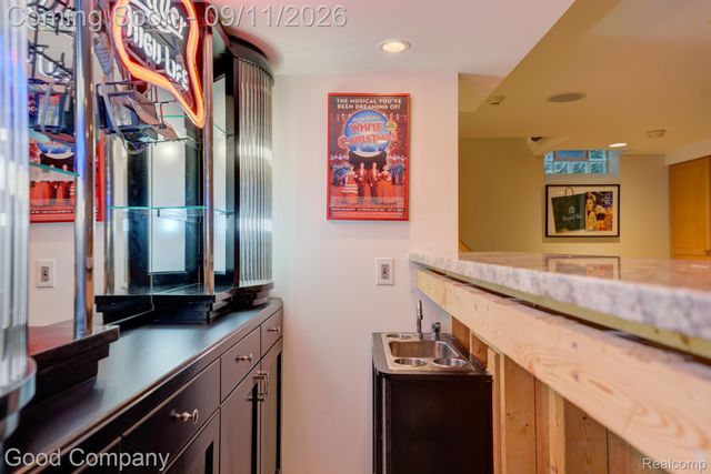 203 Aqua Court, Royal Oak, MI 48073
