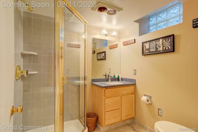 203 Aqua Court, Royal Oak, MI 48073