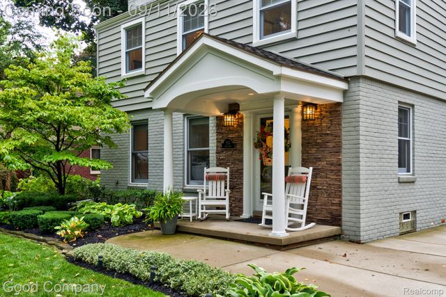 203 Aqua Court, Royal Oak, MI 48073