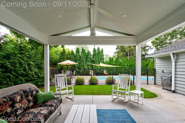 203 Aqua Court, Royal Oak, MI 48073