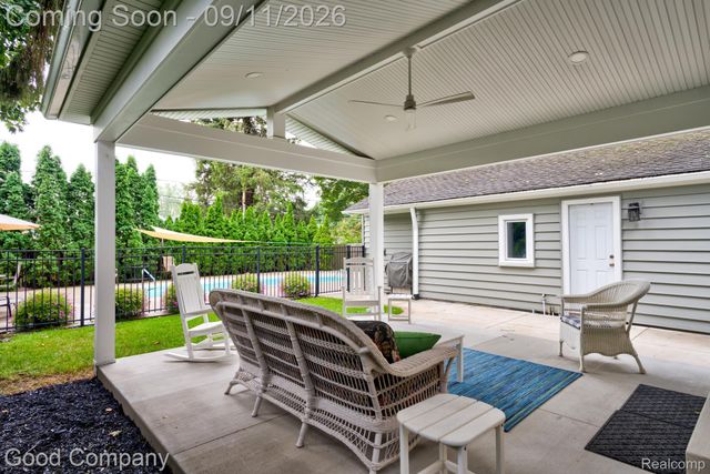 203 Aqua Court, Royal Oak, MI 48073