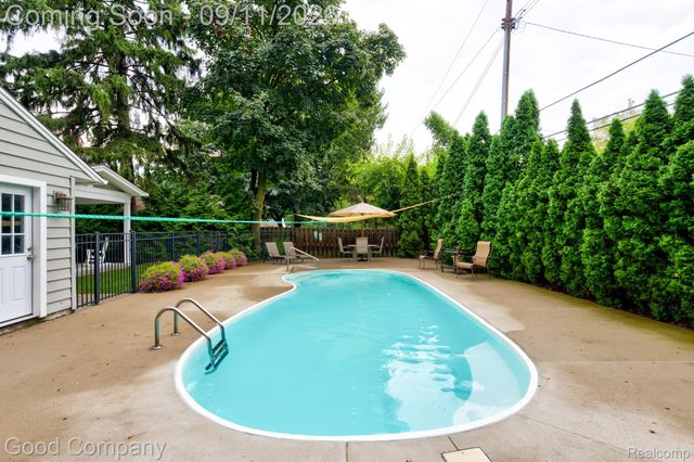 203 Aqua Court, Royal Oak, MI 48073