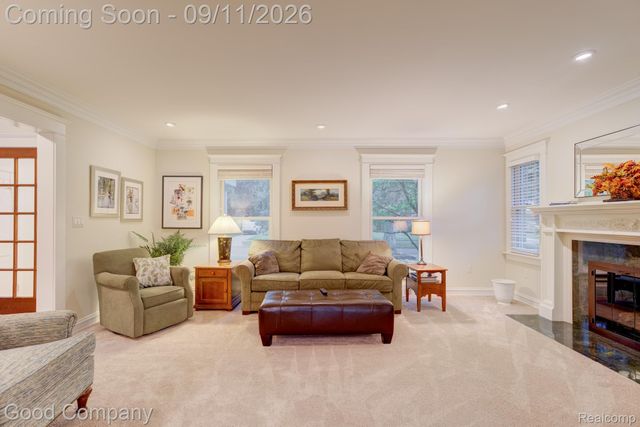203 Aqua Court, Royal Oak, MI 48073