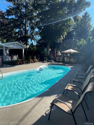 203 Aqua Court, Royal Oak, MI 48073