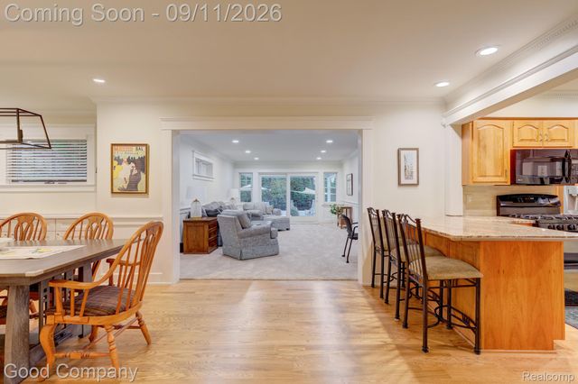 203 Aqua Court, Royal Oak, MI 48073