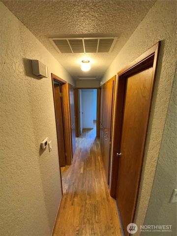 621 Brookdale Road E, Tacoma, WA 98445