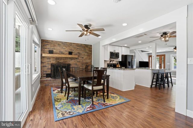 31 VERMILLION LN, Levittown, PA 19054