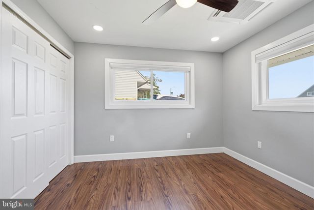 31 VERMILLION LN, Levittown, PA 19054