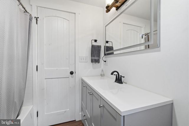 31 VERMILLION LN, Levittown, PA 19054