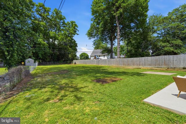 31 VERMILLION LN, Levittown, PA 19054