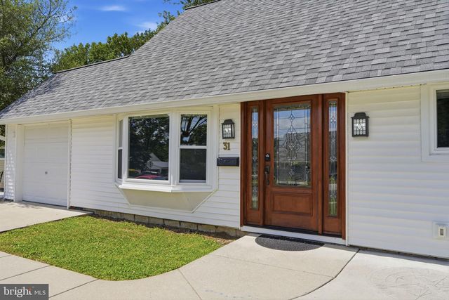 31 VERMILLION LN, Levittown, PA 19054