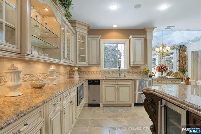 457 Devonshire Drive, Franklin Lakes, NJ 07417