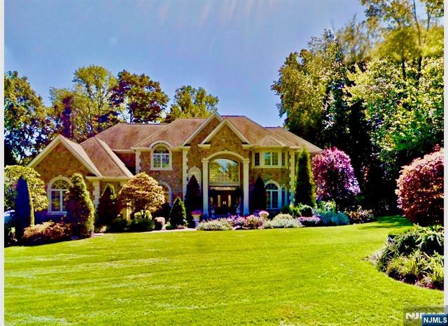 457 Devonshire Drive, Franklin Lakes, NJ 07417