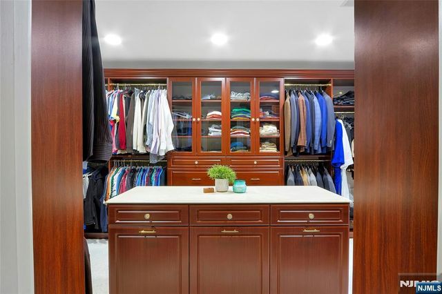 457 Devonshire Drive, Franklin Lakes, NJ 07417