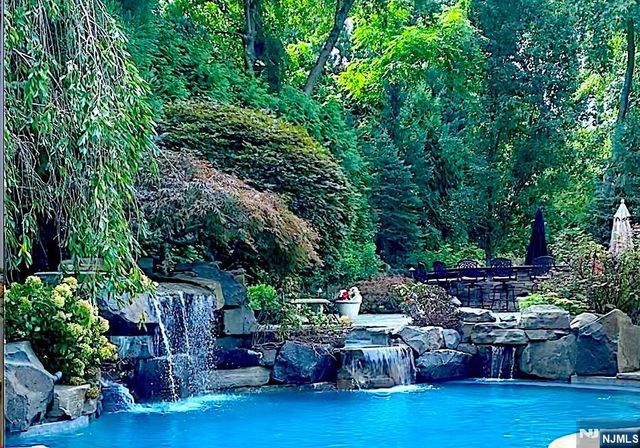 457 Devonshire Drive, Franklin Lakes, NJ 07417