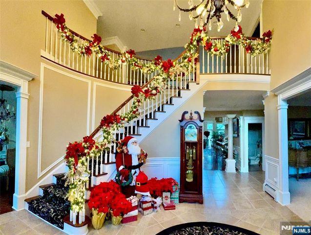 457 Devonshire Drive, Franklin Lakes, NJ 07417