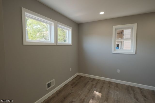 2815 N Wood Ave, Linden City, NJ 07036