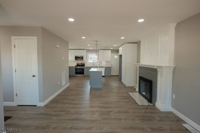 2815 N Wood Ave, Linden City, NJ 07036
