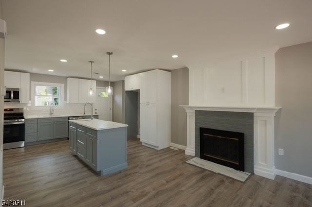 2815 N Wood Ave, Linden City, NJ 07036