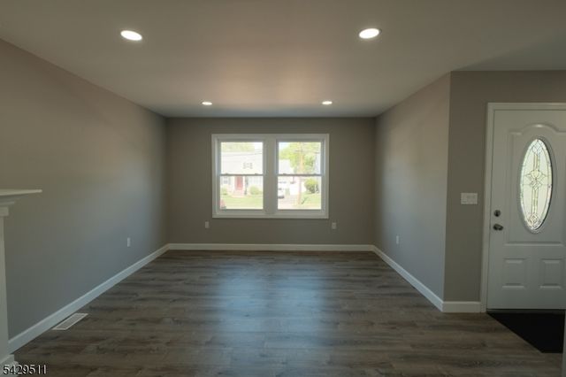 2815 N Wood Ave, Linden City, NJ 07036