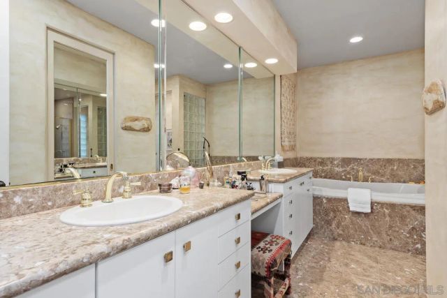 367 Pine Needles Dr, Del Mar, CA 92014