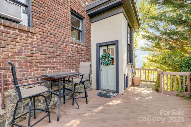 74 Saint Dunstans Circle, Asheville, NC 28803