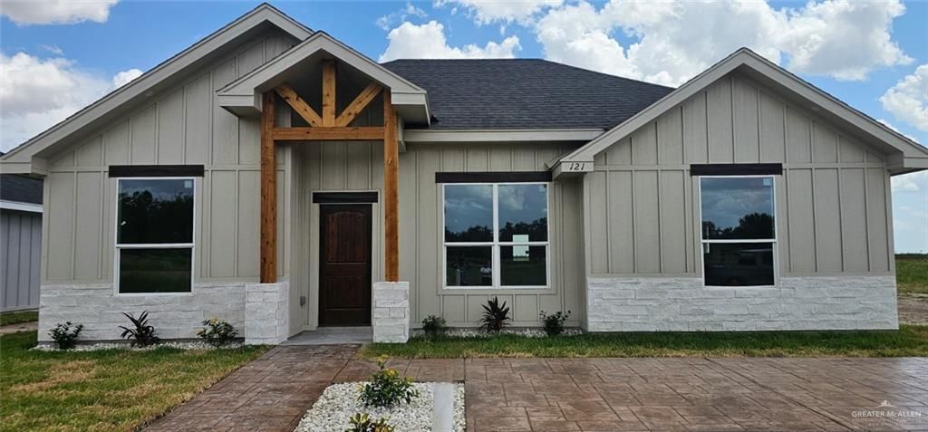 121 Lenon Street, Edcouch, TX 78538