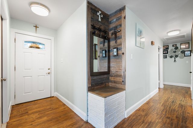 811 Ridgeway Road, Joshua, TX 76058