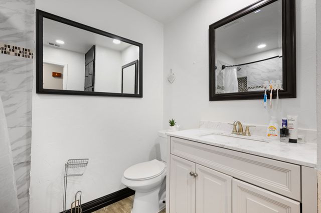 811 Ridgeway Road, Joshua, TX 76058